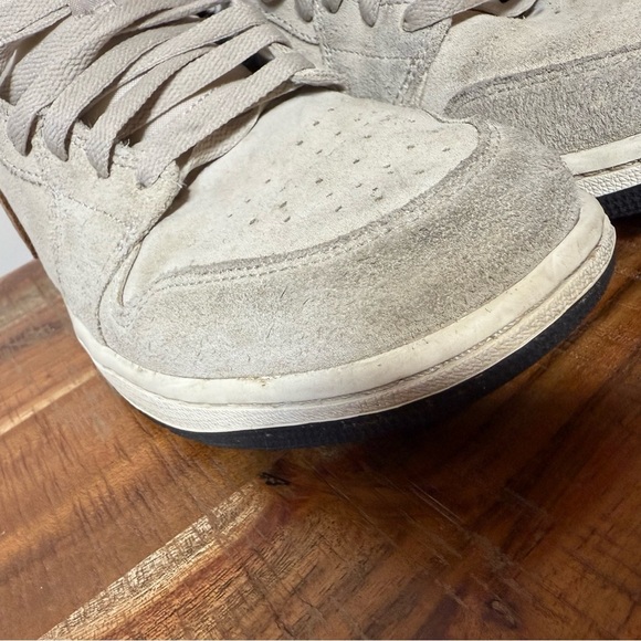 Men's Air Jordan 1 Mid Shoes, Size 10.5 - Picture 5 of 10